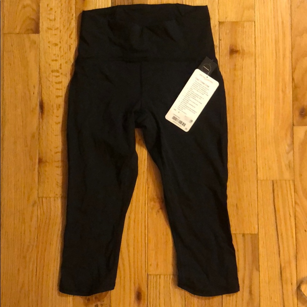 NWT Lululemon Train Time Crop